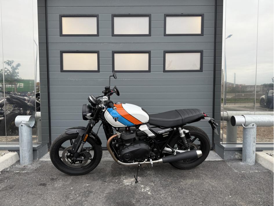 TRIUMPH SPEED TWIN 900