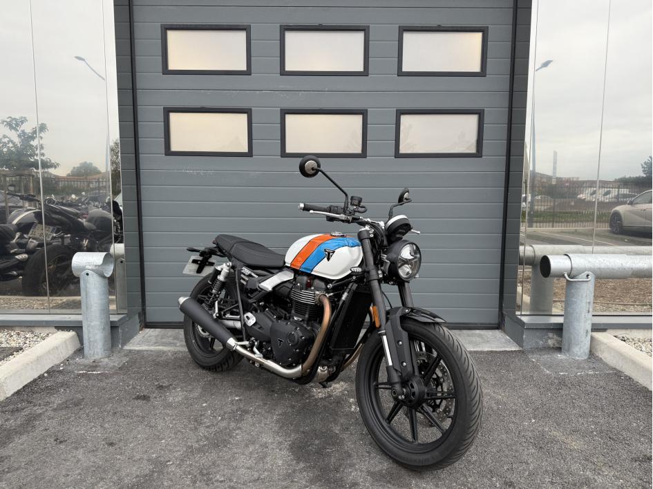 TRIUMPH SPEED TWIN 900