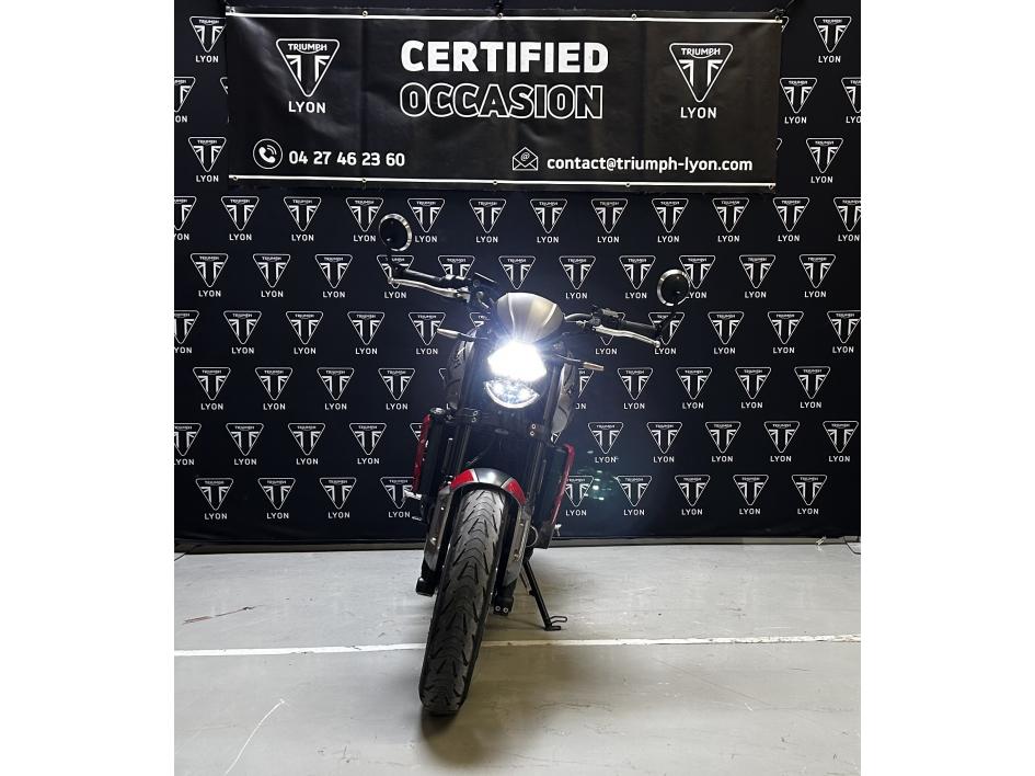 TRIUMPH TRIDENT 660