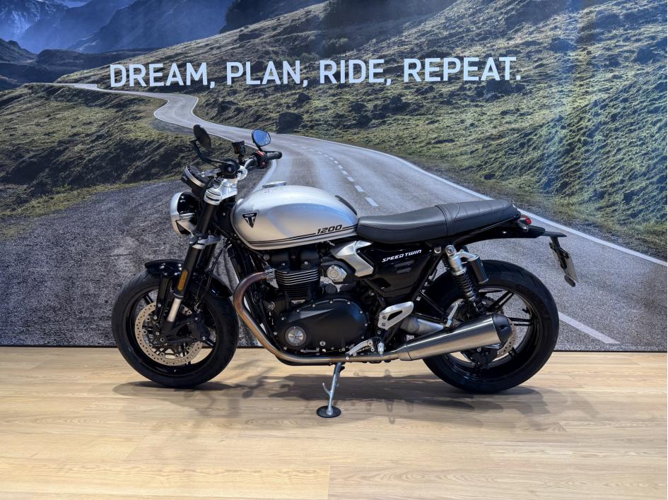 TRIUMPH SPEED TWIN 1200 GARANTIE 24 MOIS